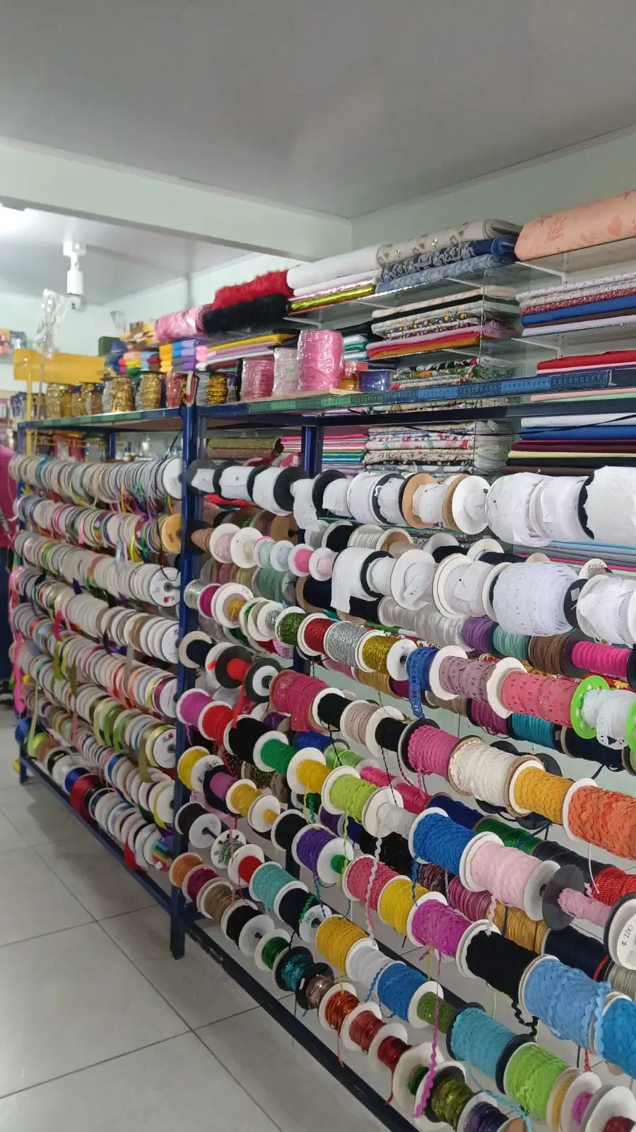 Telas y materiales variados en Santa Cruz